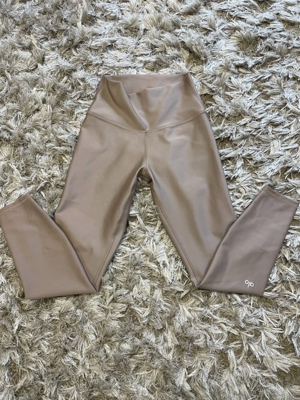 ALO Yoga Leggings in Taupe